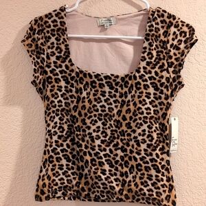 Faded Rose short sleeves , square neckline Blouse Top, size Large Junior,NWT